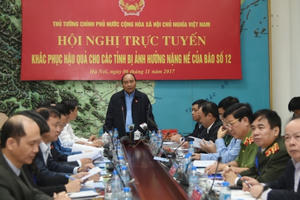 Thủ tướng chủ trì hội nghị khắc phục hậu quả bão số 12