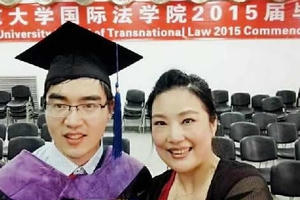 Chuyện cảm động về người mẹ nuôi con bại não hoàn thành "giấc mơ Harvard"