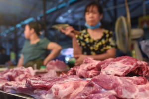 Thịt lợn giá "ngất ngưởng”: Ai được hưởng lợi?