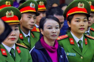 Điện Biên: Toàn cảnh phiên toà vụ án mua bán ma tuý của mẹ nữ sinh giao gà và các đồng phạm