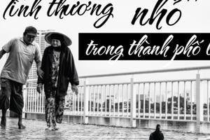 Người con tật nguyền hơn 30 năm chở mẹ đi chơi