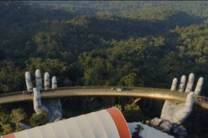 Cầu Vàng “gây sốt” khi trở thành sân khấu cho Lễ hội âm nhạc quốc tế United We Stream Asia