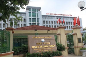 Nhiều sinh viên báo chí nguy cơ bị "treo" bằng tốt nghiệp