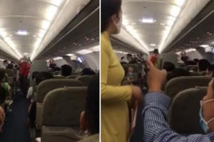 Cấm bay vì lăng mạ tiếp viên: Chân dung các hành khách “quá khích“