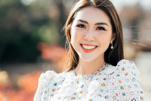 "Đụng hàng" áo dài Công Trí với Hồ Ngọc Hà, Tường Linh khoe vẻ đẹp dịu dàng giữa trời đông Hàn Quốc