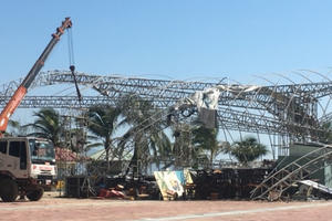 Cây xanh, bảng hiệu... gãy, đổ hàng loạt tại Đà Nẵng sau cơn bão số 9