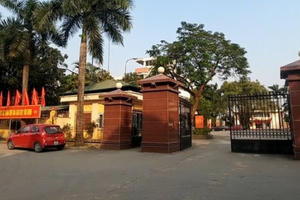 Chủ tịch huyện Ứng Hòa “chống lệnh” Chủ tịch TP Hà Nội?