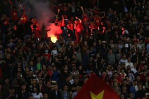 VFF bị phạt gần 40 nghìn USD vì pháo sáng ở vòng loại U23 châu Á