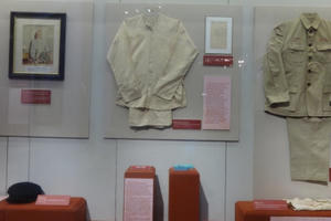 Tặng phẩm của Chủ tịch Hồ Chí Minh - Những câu chuyện chưa kể