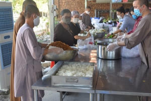 Nhơn Trạch tiếp tục hỗ trợ người nghèo trong dịch Covid-19