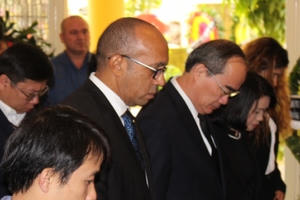 Video: Chủ tịch Ủy ban Trung ương Mặt trận Tổ quốc Việt Nam viếng lãnh tụ Fidel Castro