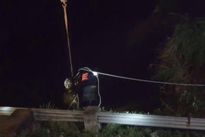 Hà Nam: Xe ô tô con nghi mất lái, lao xuống trạm bơm, 2 người tử vong Hà Nam: Xe ô tô con nghi mất lái, lao xuống trạm bơm, 2 người tử vong