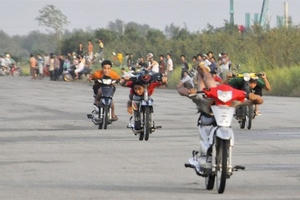Cần Thơ: Bắt gần 60 “quái xế” đua xe trái phép