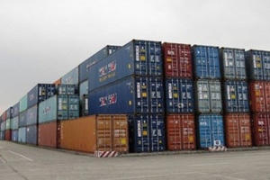 Hải Phòng: Dân kêu trời vì container vô chủ bốc mùi xú uế