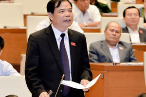 Bộ trưởng Nông nghiệp “mở hàng” phiên chất vấn
