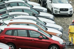 Người Việt chi hơn 1,6 tỷ USD nhập xe ngoại Người Việt chi hơn 1,6 tỷ USD nhập xe ngoại