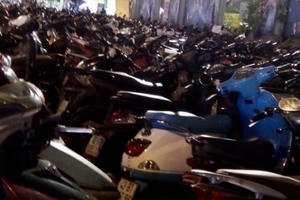 Đà Nẵng: Ngang nhiên "chặt chém" giá vé giữ xe ngay tại trung tâm thành phố