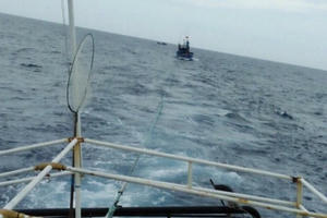 Ứng cứu 6 thuyền viên bị chìm tàu tại khu vực biển Quảng Bình