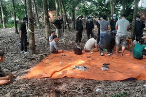 Triệt phá sòng bạc "khủng" tại vườn cao su ở Tây Ninh