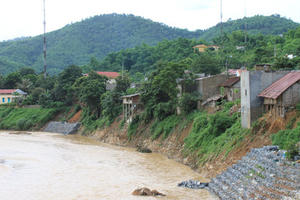 Phát hiện thi thể 2 người Lào bị lũ cuốn trôi vào Việt Nam