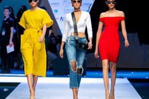 Hoa hậu H'Hen Niê, Á hậu Hoàng Thùy, Á hậu Mâu Thủy lần đầu tiên cùng nhau tái xuất sàn diễn thời trang