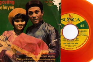 Hai con danh ca Hùng Cường tái hiện “ông vua ba ngôi” và “nữ hoàng nhạc kích động” của Showbiz Việt Hai con danh ca Hùng Cường tái hiện “ông vua ba ngôi” và “nữ hoàng nhạc kích động” của Showbiz Việt