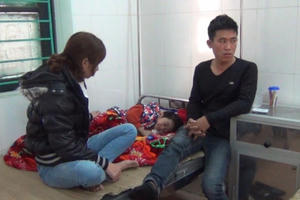 Bắc Giang: Cháu bé nghi bị bạo hành vẫn đang nằm viện, kém ăn và ngủ hay giật mình