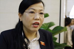 “Bộ trưởng muốn “né” chất vấn cũng không được!