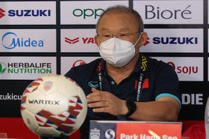 HLV Park Hang Seo thất vọng khi Văn Toàn, Công Phượng đá không đúng ý đồ