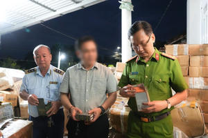 Điểm tin Pháp Luật ngày 10/01: Công an TP. Cần Thơ triệt phá đường dây sản xuất nước hoa giả Điểm tin Pháp Luật ngày 10/01: Công an TP. Cần Thơ triệt phá đường dây sản xuất nước hoa giả