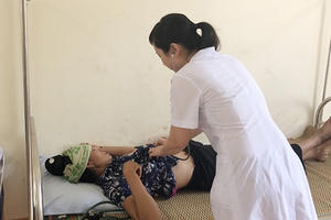 Đi ăn đám cưới, hơn 141 người phải nhập viện vì ngộ độc thực phẩm