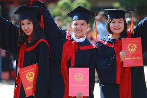 Từ 1/7, sinh viên tốt nghiệp loại xuất sắc có thể được xét tuyển vào viên chức