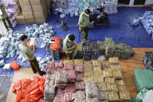 Lực lượng Quản lý thị trường thu giữ hơn 123 nghìn sản phẩm có dấu hiệu vi phạm Lực lượng Quản lý thị trường thu giữ hơn 123 nghìn sản phẩm có dấu hiệu vi phạm