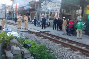 Hà Nội: Người đàn ông bị tàu hỏa cán tử vong do đi qua đường sắt không quan sát