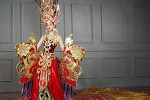 Trang phục của đại diện Việt Nam thi sắc đẹp quốc tế thua từ 'sân nhà'