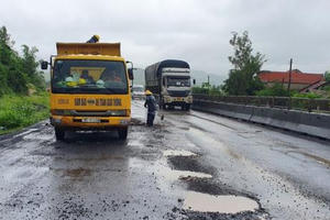 Đảm bảo ATGT quốc lộ qua miền Trung và Tây Nguyên trong mùa mưa bão