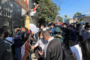 Gần 12.000 ôtô đăng ký trước bạ một ngày