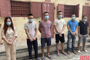 Chủ quán karaoke cho khách tụ tập chơi ma tuý giữa mùa dịch