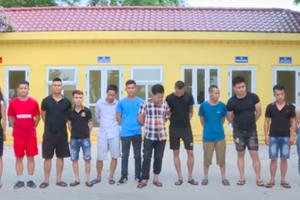 Bắc Ninh: Bắt quả tang 16 nam thanh, nữ tú đang “bay, lắc” trong quán karaoke