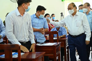 Chủ tịch nước Nguyễn Xuân Phúc tiếp xúc cử tri huyện Củ Chi