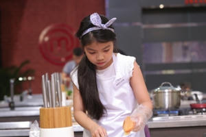Vua đầu bếp nhí Việt Nam: Thí sinh nhí Hiền Anh "đốn tim" giám khảo Tịnh Hải