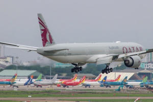 Tạm dừng nhập cảnh hành khách tại sân bay Nội Bài và Tân Sơn Nhất