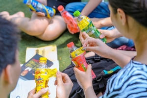 Hai người trúng 100 triệu đồng khi uống Trà Xanh Không Độ, nước tăng lực Number 1