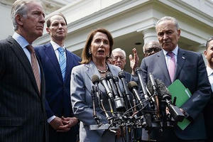 Ông Trump và Đảng Dân chủ đồng ý chi 2.000 tỷ USD cho cơ sở hạ tầng