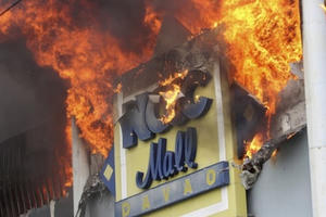 Cháy dữ dội ở trung tâm thương mại Philippines, gần 40 người chết