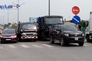 TP HCM: Tai nạn liên hoàn trên đường dẫn vào cao tốc