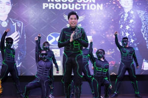 Danh ca Ngọc Sơn hóa thân thành siêu anh hùng “Avengers” trong MV mới