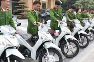 Công an xã chính quy tại Nghệ An được bàn giao 400 chiếc xe máy