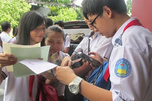 Hôm nay, gần 69.000 học sinh TP HCM thi vào lớp 10