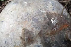 Tuyên Quang: Phát hiện vật thể lạ hình cầu rơi từ trên không xuống đất